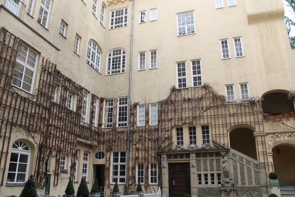 Hotel Pension Waizenegger Am Kurfuerstendamm Berlim Exterior foto