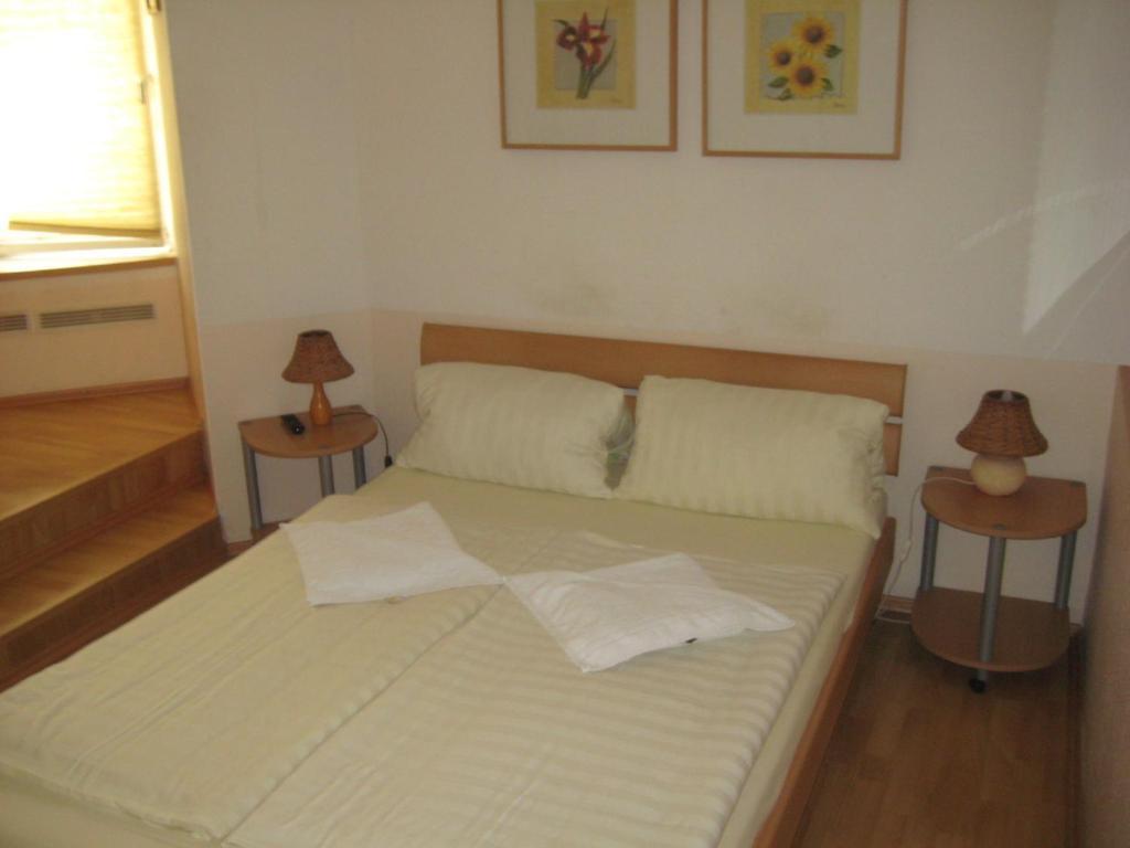 Hotel Pension Waizenegger Am Kurfuerstendamm Berlim Quarto foto