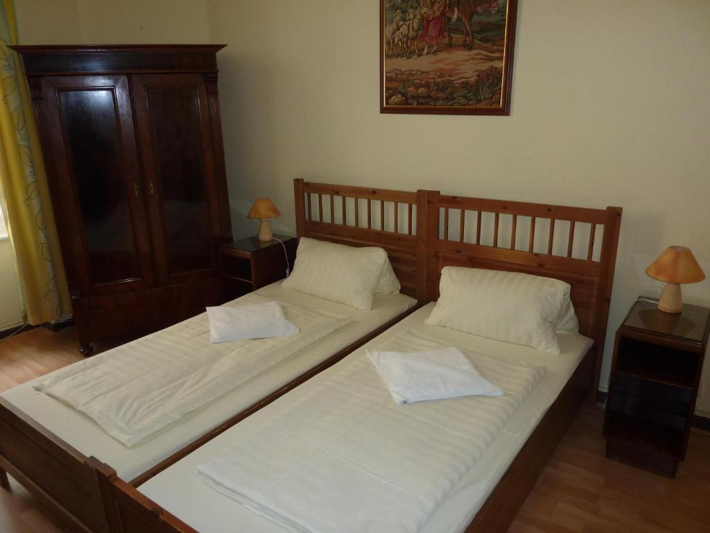 Hotel Pension Waizenegger Am Kurfuerstendamm Berlim Quarto foto