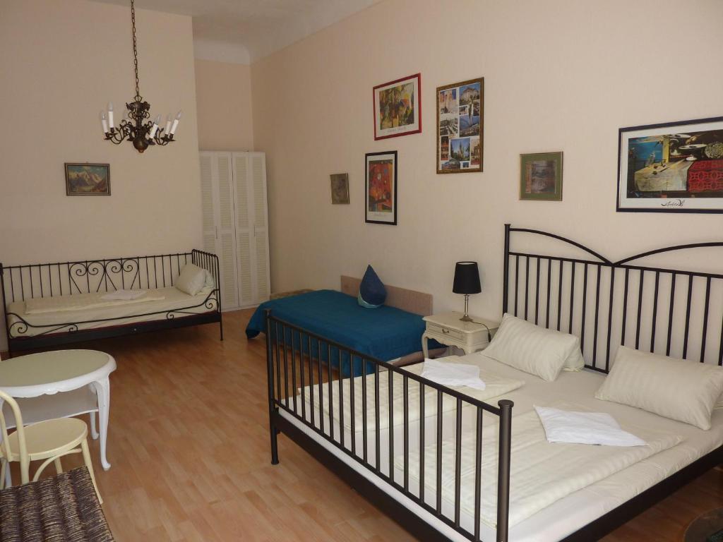 Hotel Pension Waizenegger Am Kurfuerstendamm Berlim Quarto foto